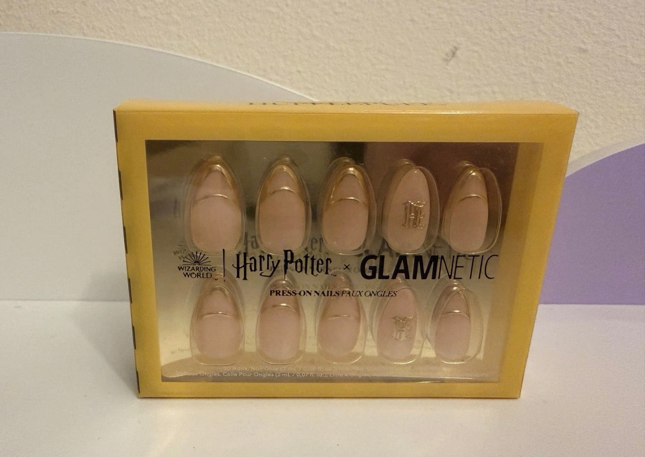 Glamnetic Hufflepuff 30 Press On Nails kit | Short Almond