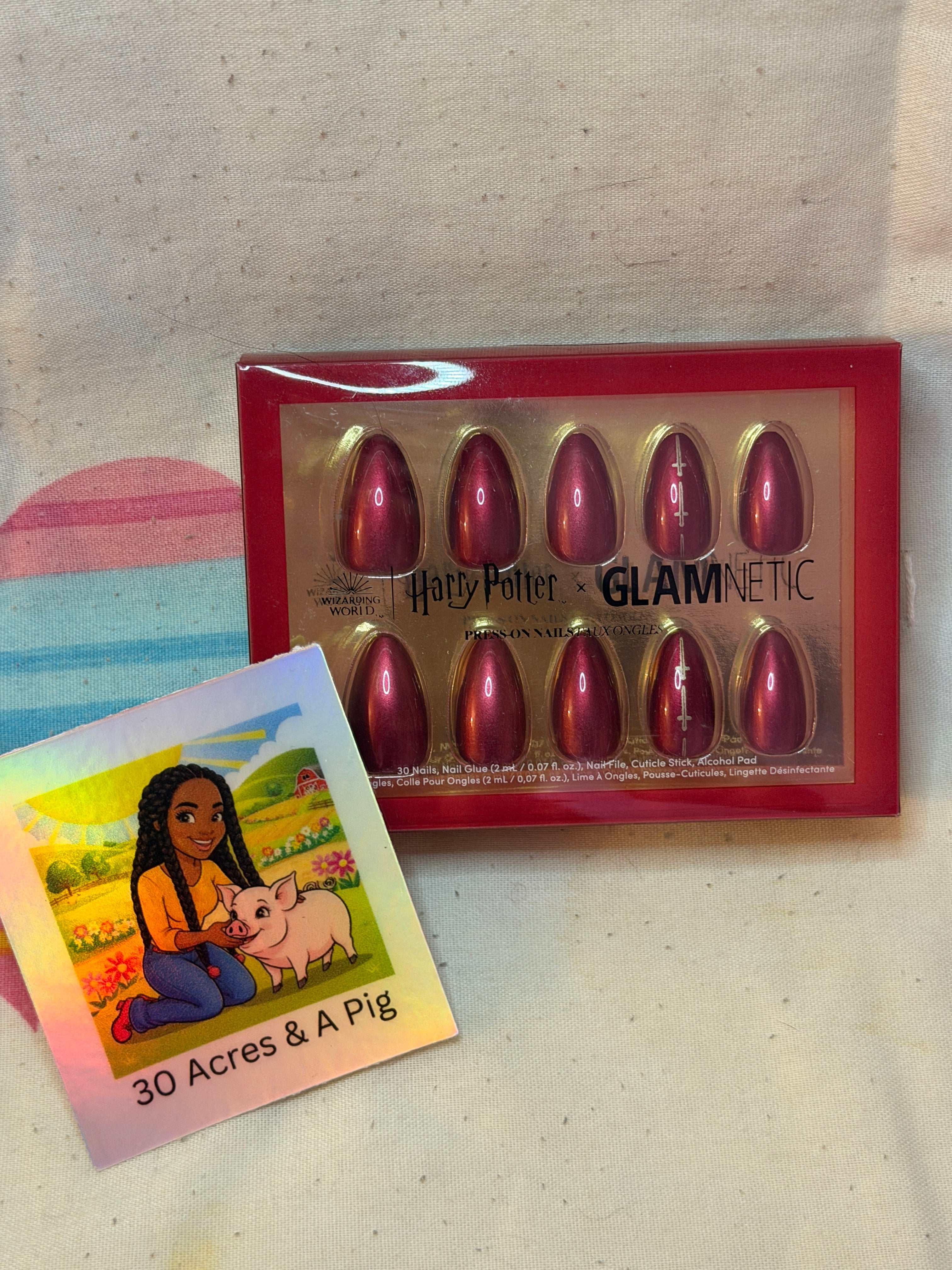 Glamnetic Gryffindor 30 Press On Nails kit | Short Almond